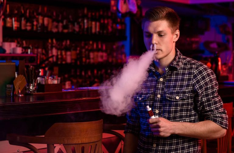 What should I consider when choosing a cigarette shop?